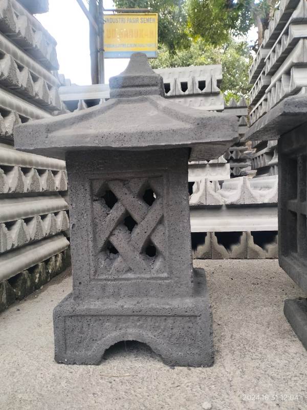 Lampu Taman Beton 3